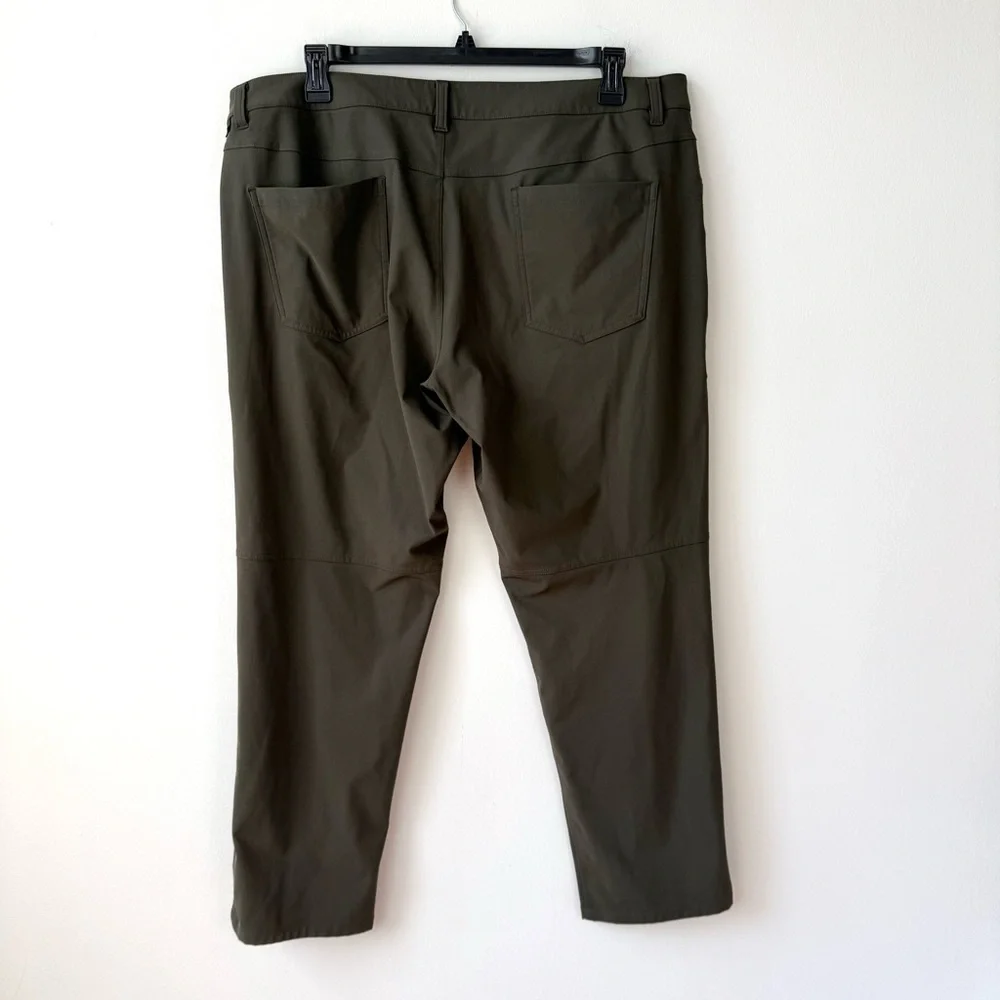 Lululemon Men’s ABC Pant Classic Warpstreme 30” Dark Olive Green